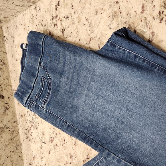 Nine West Women's Super Skinny Pull On Jeans (Size 8) - Picture 9 of 9